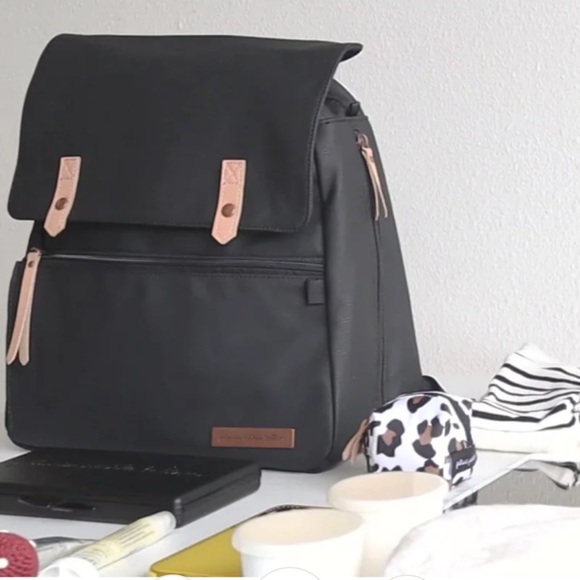 Petunia Pickle Bottom Meta Backpack {Matte Black Canvas} NWT - Picture 6 of 16